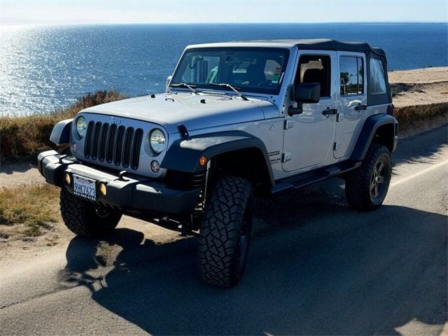 2017 Jeep Wrangler Unlimited Sport 4x4 - 22670622 - 4