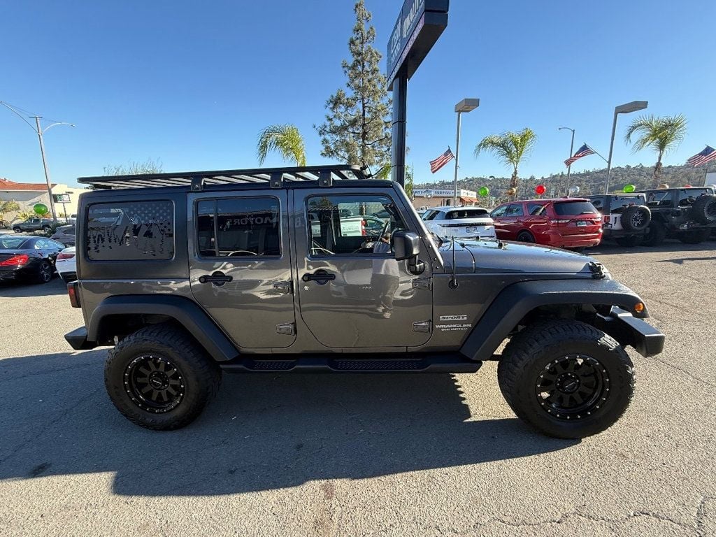 2017 Jeep Wrangler Unlimited Sport 4x4 - 22742037 - 7