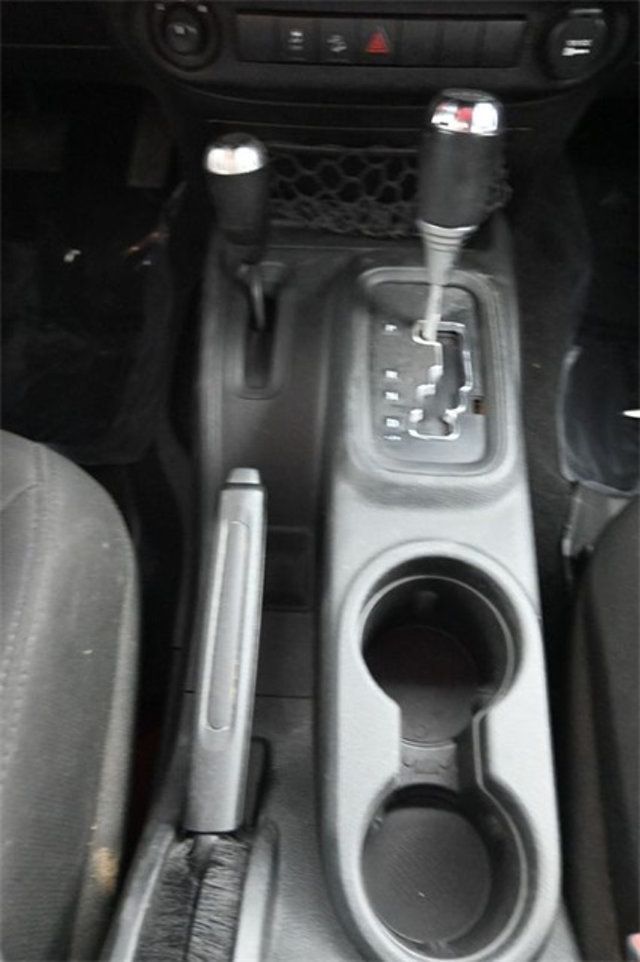 2017 Jeep Wrangler Unlimited Sport 4x4 - 22894038 - 17