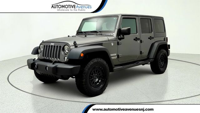 2017 Jeep Wrangler Unlimited Sport 4x4 w/ Freedom Top Hard Top & Connectivity Group - 23032624 - 0