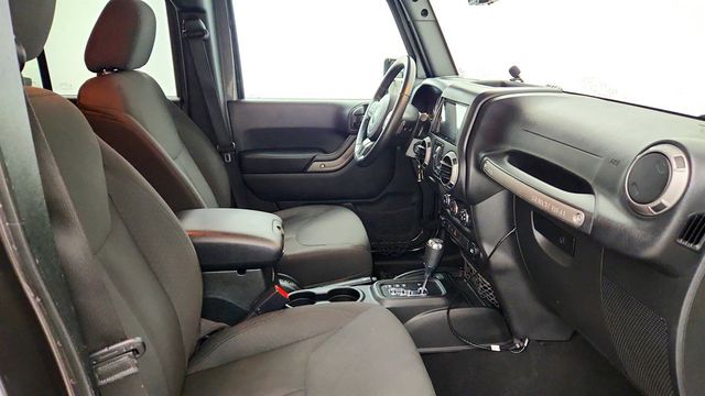 2017 Jeep Wrangler Unlimited Sport 4x4 w/ Freedom Top Hard Top & Connectivity Group - 23032624 - 21