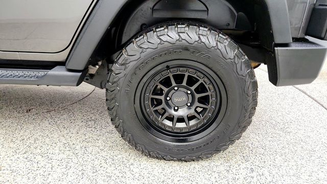 2017 Jeep Wrangler Unlimited Sport 4x4 w/ Freedom Top Hard Top & Connectivity Group - 23032624 - 8