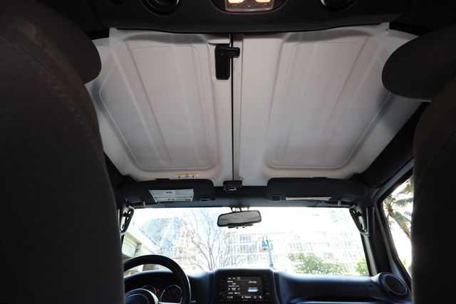 2017 Jeep Wrangler Unlimited Sport S 4x4 - 22978566 - 11