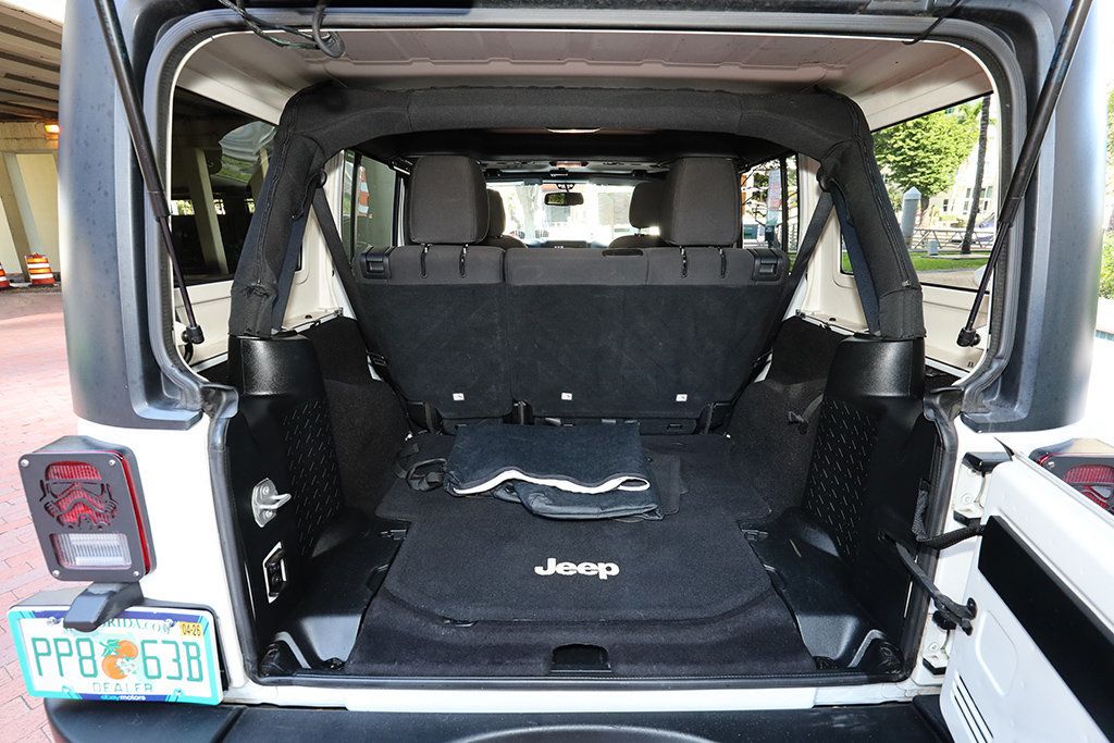 2017 Jeep Wrangler Unlimited Sport S 4x4 - 22978566 - 30