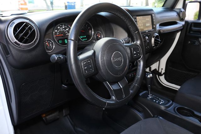 2017 Jeep Wrangler Unlimited Sport S 4x4 - 22978566 - 34