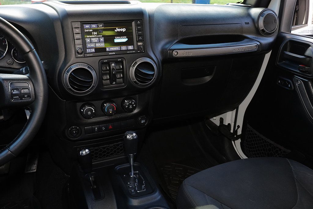 2017 Jeep Wrangler Unlimited Sport S 4x4 - 22978566 - 36