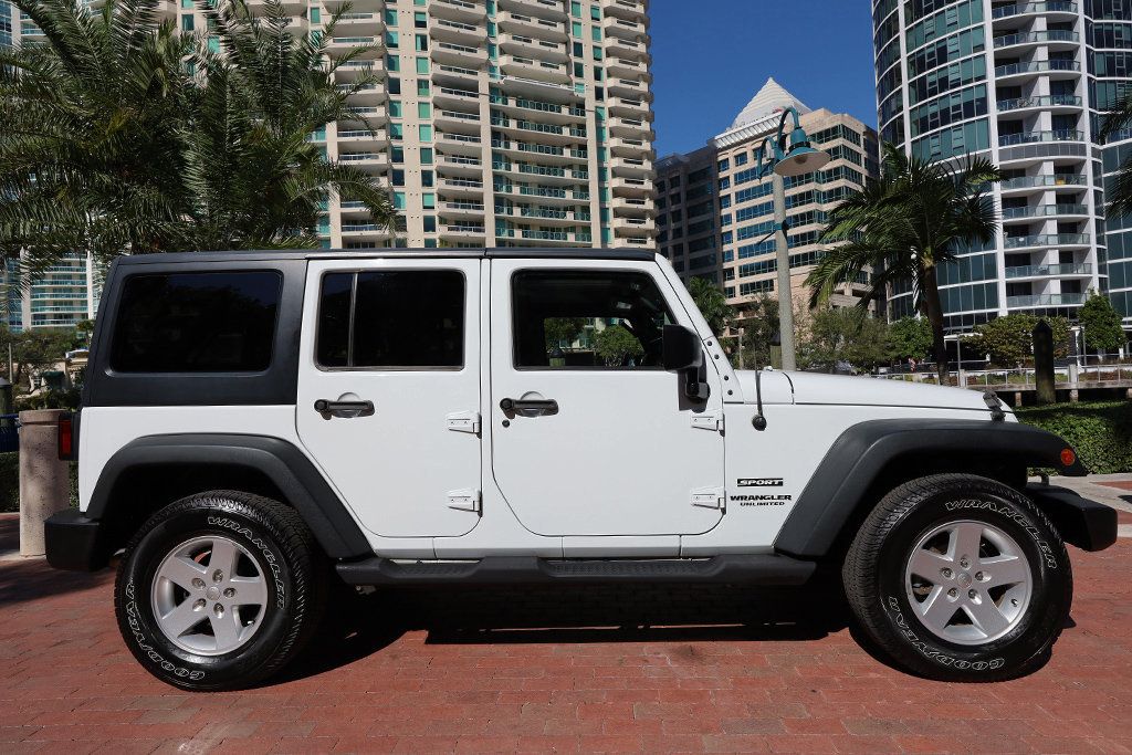 2017 Jeep Wrangler Unlimited Sport S 4x4 - 22978566 - 3