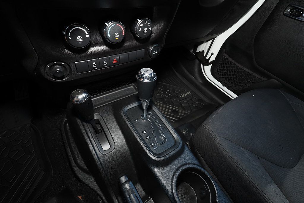 2017 Jeep Wrangler Unlimited Sport S 4x4 - 22978566 - 41