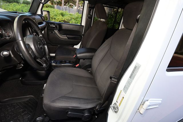 2017 Jeep Wrangler Unlimited Sport S 4x4 - 22978566 - 5