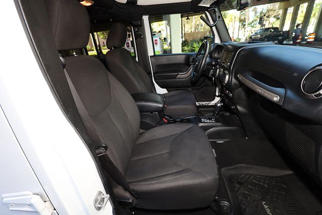 2017 Jeep Wrangler Unlimited Sport S 4x4 - 22978566 - 6