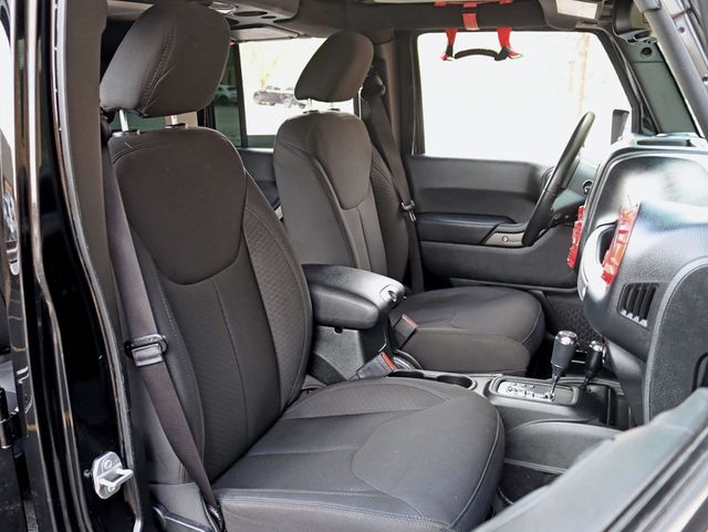 2017 Jeep Wrangler Unlimited Sport S Pkg 4x4 - 23014260 - 19