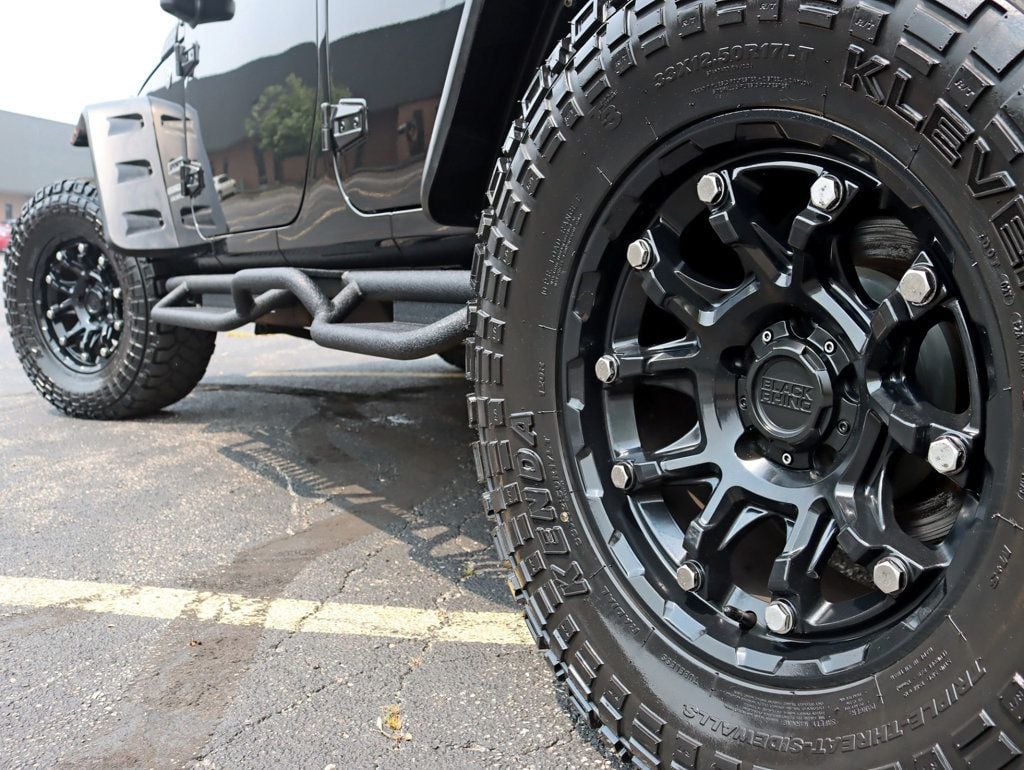 2017 Jeep Wrangler Unlimited Sport S Pkg 4x4 - 23054163 - 11
