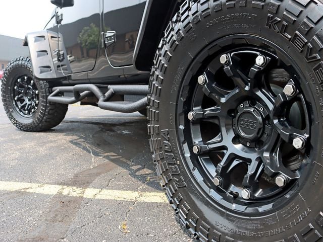 2017 Jeep Wrangler Unlimited Sport S Pkg 4x4 - 23054163 - 11
