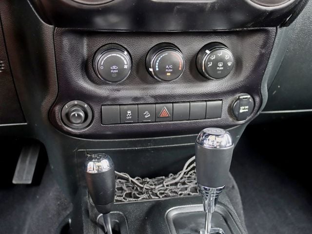 2017 Jeep Wrangler Unlimited Sport S Pkg 4x4 - 23054163 - 18