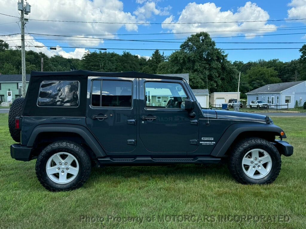 2017 Jeep Wrangler Unlimited TRULY IN ABSOLUTELY PHENOMENAL CONDITION AND PRICED RIGHT!! - 22508908 - 18