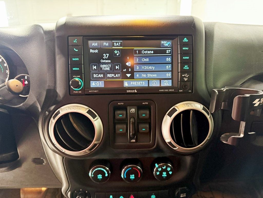 2017 Jeep Wrangler Unlimited Rubicon photo 15