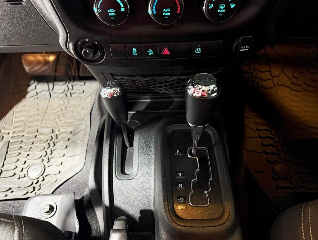 2017 Jeep Wrangler Unlimited Rubicon photo 18