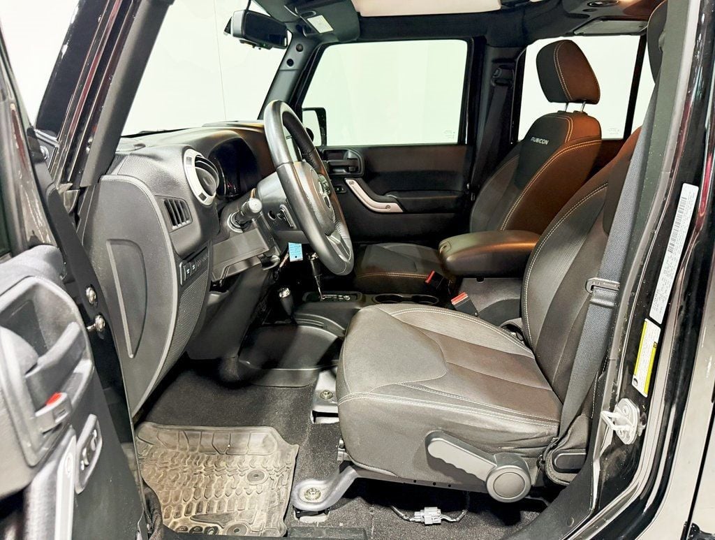 2017 Jeep Wrangler Unlimited Rubicon photo 19