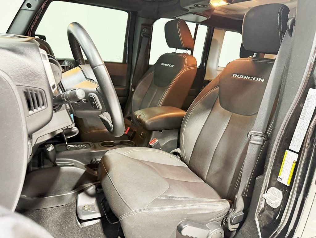 2017 Jeep Wrangler Unlimited Rubicon photo 20