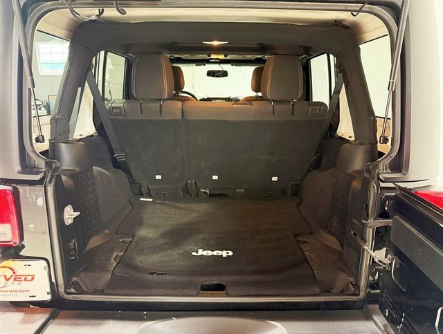 2017 Jeep Wrangler Unlimited Unlimited Rubicon - 22910984 - 28