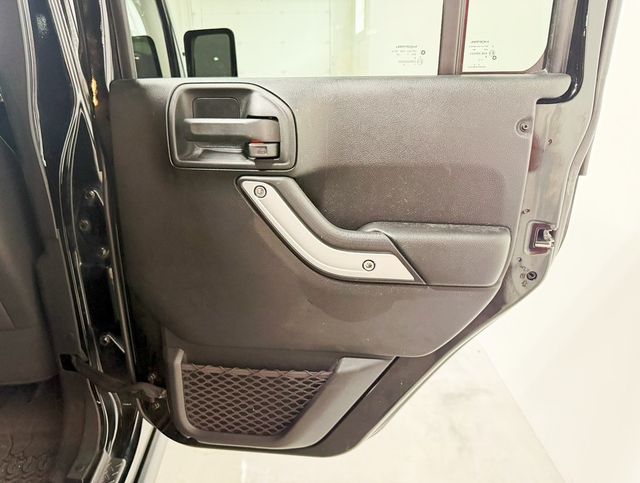 2017 Jeep Wrangler Unlimited Unlimited Rubicon - 22910984 - 31