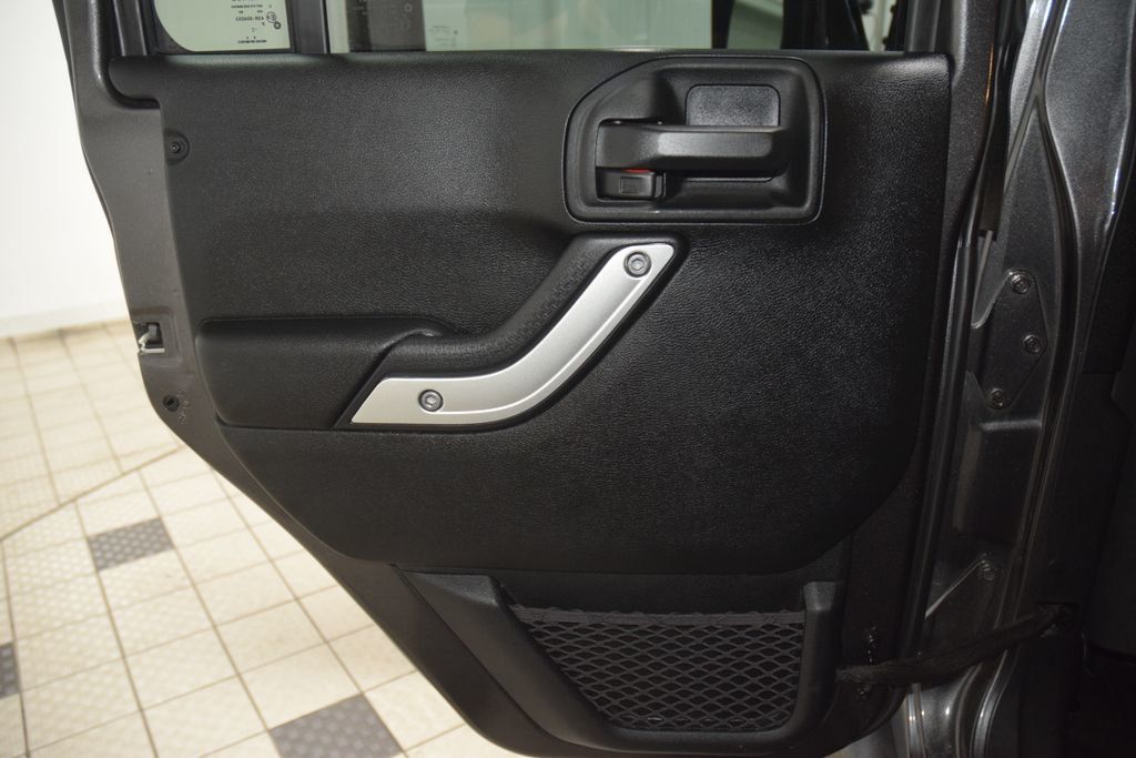 2017 Jeep Wrangler Unlimited Unlimited Rubicon - 23073667 - 39