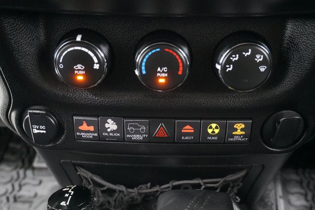 2017 Jeep Wrangler Unlimited Willys Wheeler 4x4 - 22989290 - 19