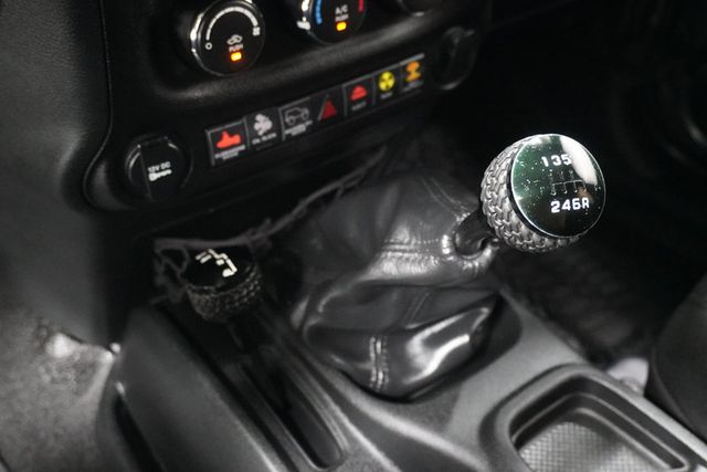 2017 Jeep Wrangler Unlimited Willys Wheeler 4x4 - 22989290 - 20