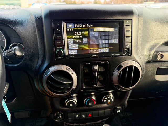 2017 Jeep Wrangler Unlimited Willys Wheeler 4x4 - 22972327 - 35