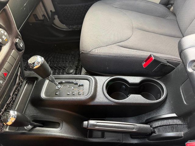 2017 Jeep Wrangler Unlimited Willys Wheeler 4x4 - 22972327 - 38