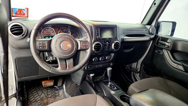 2017 Jeep Wrangler Unlimited Willys Wheeler 4x4 Black 3 Piece Hard Top & Upgraded Radio - 23025743 - 11