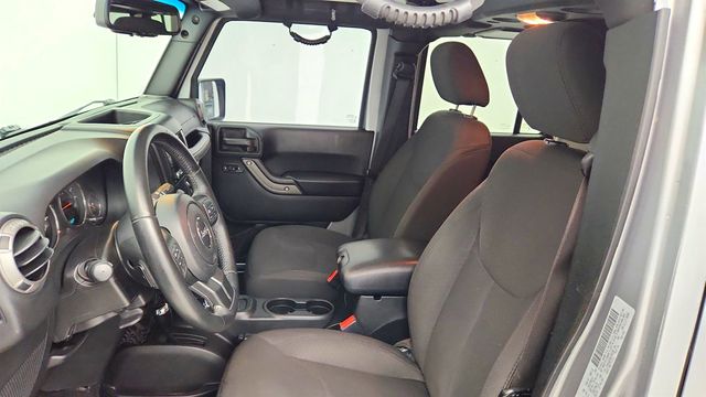 2017 Jeep Wrangler Unlimited Willys Wheeler 4x4 Black 3 Piece Hard Top & Upgraded Radio - 23025743 - 17