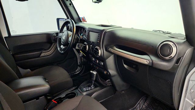 2017 Jeep Wrangler Unlimited Willys Wheeler 4x4 Black 3 Piece Hard Top & Upgraded Radio - 23025743 - 22