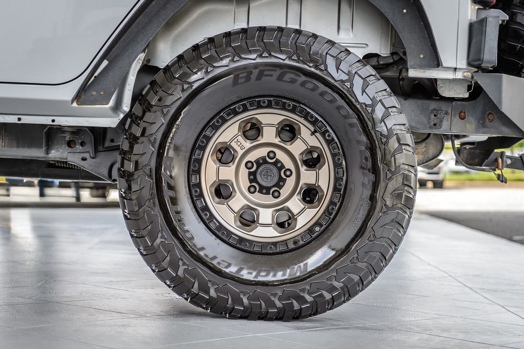 2017 Jeep Wrangler Unlimited WRANGLER UNLIMITED WHEELS BUMPERS LIFTED MUST SEE - 23033359 - 12