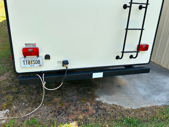 2017 Keystone Montana 3711FL - 23026440 - 32