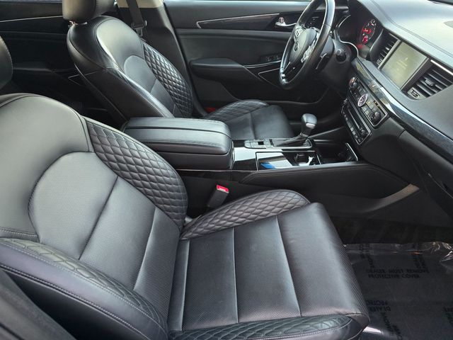 2017 Kia Cadenza Limited Sedan - 23070848 - 18