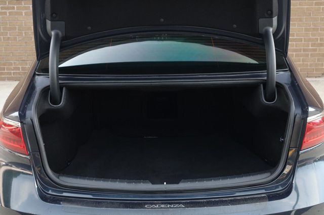 2017 Kia Cadenza Premium - 23063560 - 10