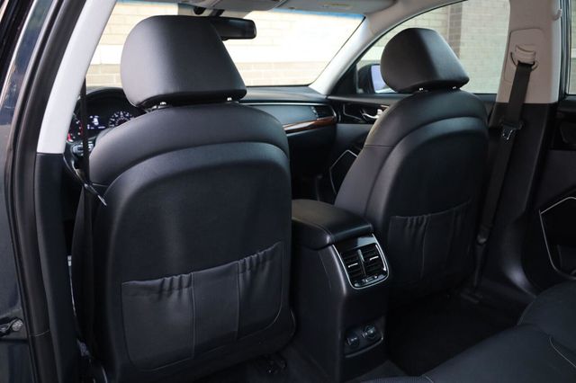 2017 Kia Cadenza Premium - 23063560 - 16