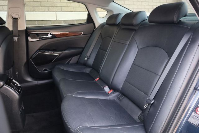 2017 Kia Cadenza Premium - 23063560 - 18
