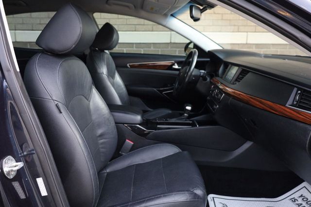 2017 Kia Cadenza Premium - 23063560 - 23