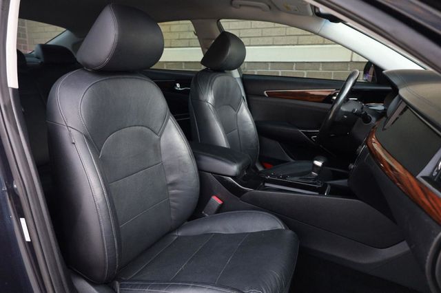 2017 Kia Cadenza Premium - 23063560 - 24