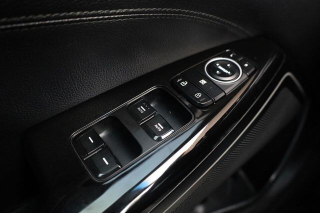 2017 Kia Cadenza Premium - 23063560 - 32