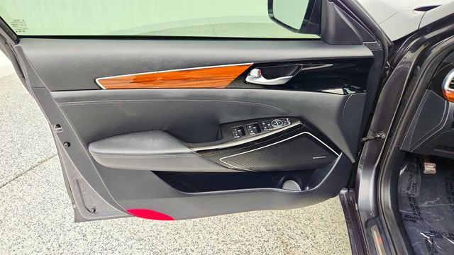 2017 Kia Cadenza Premium Sedan w/ Luxury Package & Panoramic Sunroof - 23004617 - 10