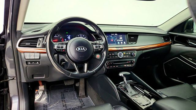 2017 Kia Cadenza Premium Sedan w/ Luxury Package & Panoramic Sunroof - 23004617 - 12