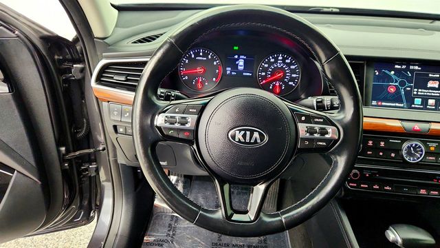 2017 Kia Cadenza Premium Sedan w/ Luxury Package & Panoramic Sunroof - 23004617 - 13