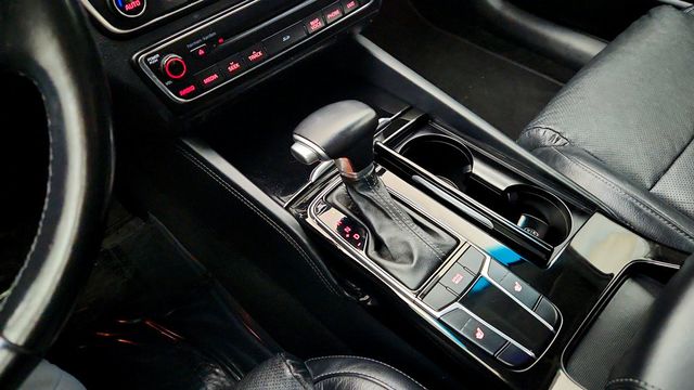 2017 Kia Cadenza Premium Sedan w/ Luxury Package & Panoramic Sunroof - 23004617 - 16