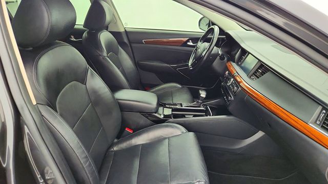 2017 Kia Cadenza Premium Sedan w/ Luxury Package & Panoramic Sunroof - 23004617 - 24
