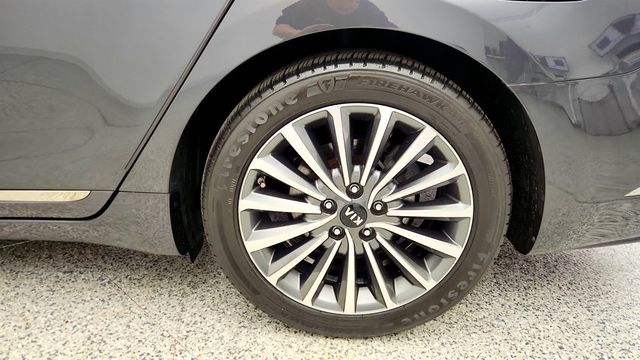 2017 Kia Cadenza Premium Sedan w/ Luxury Package & Panoramic Sunroof - 23004617 - 8