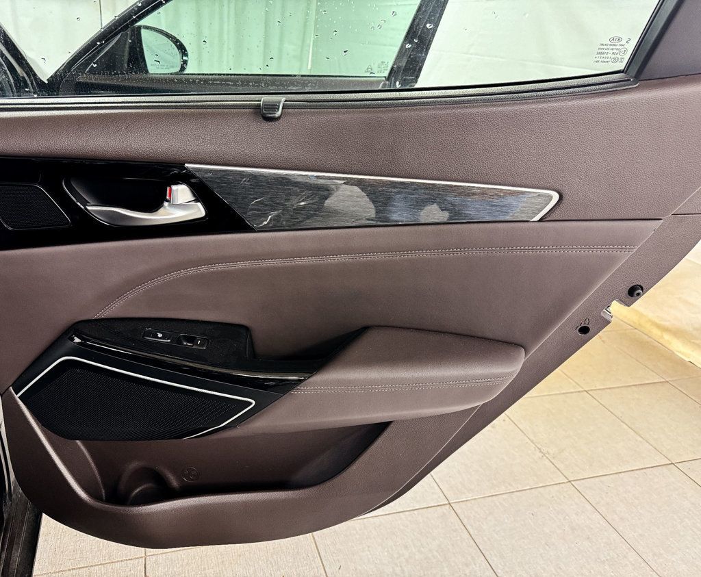 2017 Kia Cadenza SXL LIMITED - 22943260 - 16