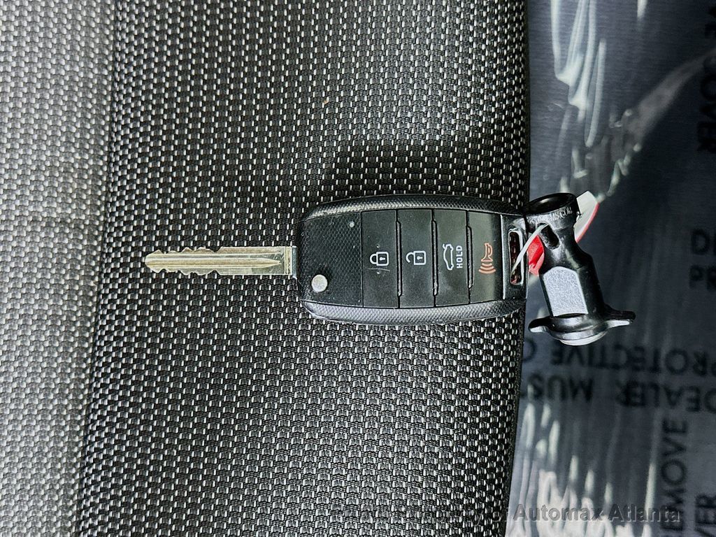 2017 Kia Forte LX - 22615467 - 30